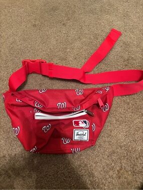 Herschel Supply Seventeen Washington Nationals Hipsack Fanny Waist Bag MLB Red